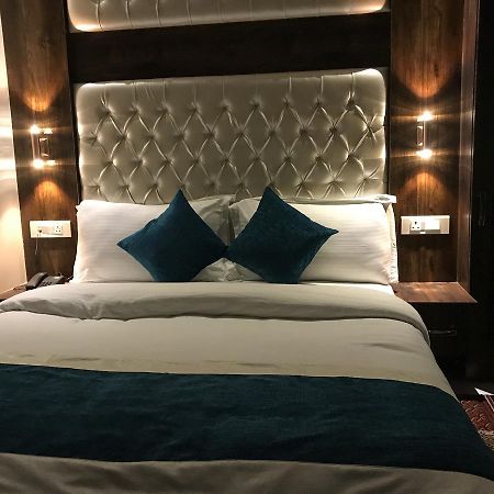 Hotel Mmk Канпур Экстерьер фото