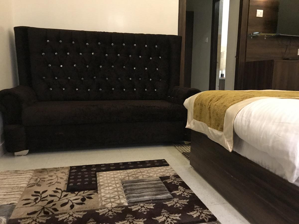 Hotel Mmk Канпур Экстерьер фото