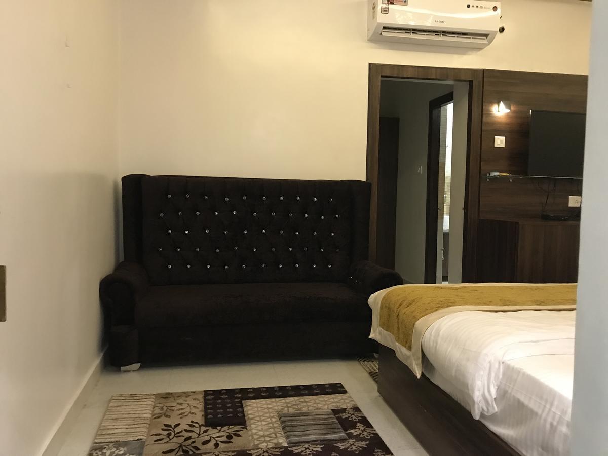 Hotel Mmk Канпур Экстерьер фото