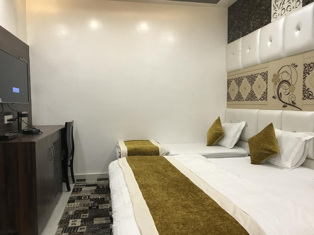 Hotel Mmk Канпур Экстерьер фото
