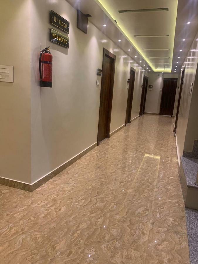 Hotel Mmk Канпур Экстерьер фото
