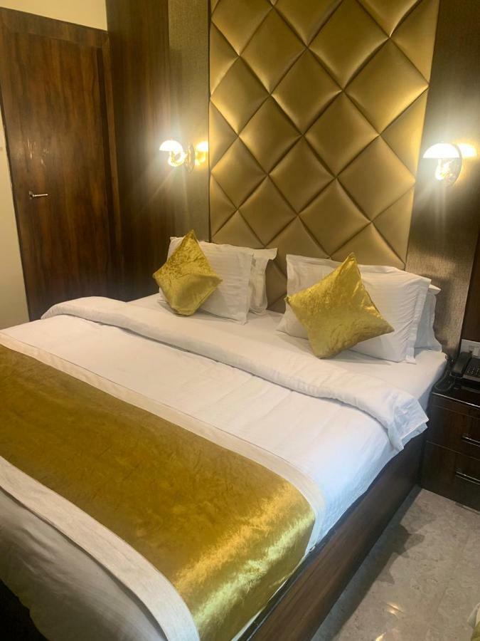 Hotel Mmk Канпур Экстерьер фото