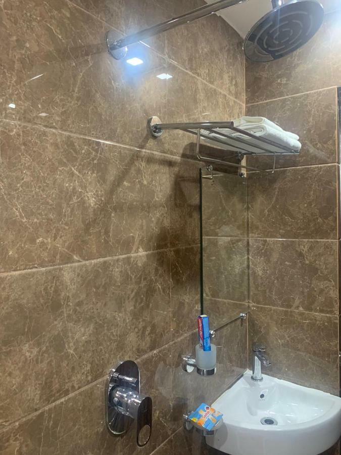 Hotel Mmk Канпур Экстерьер фото